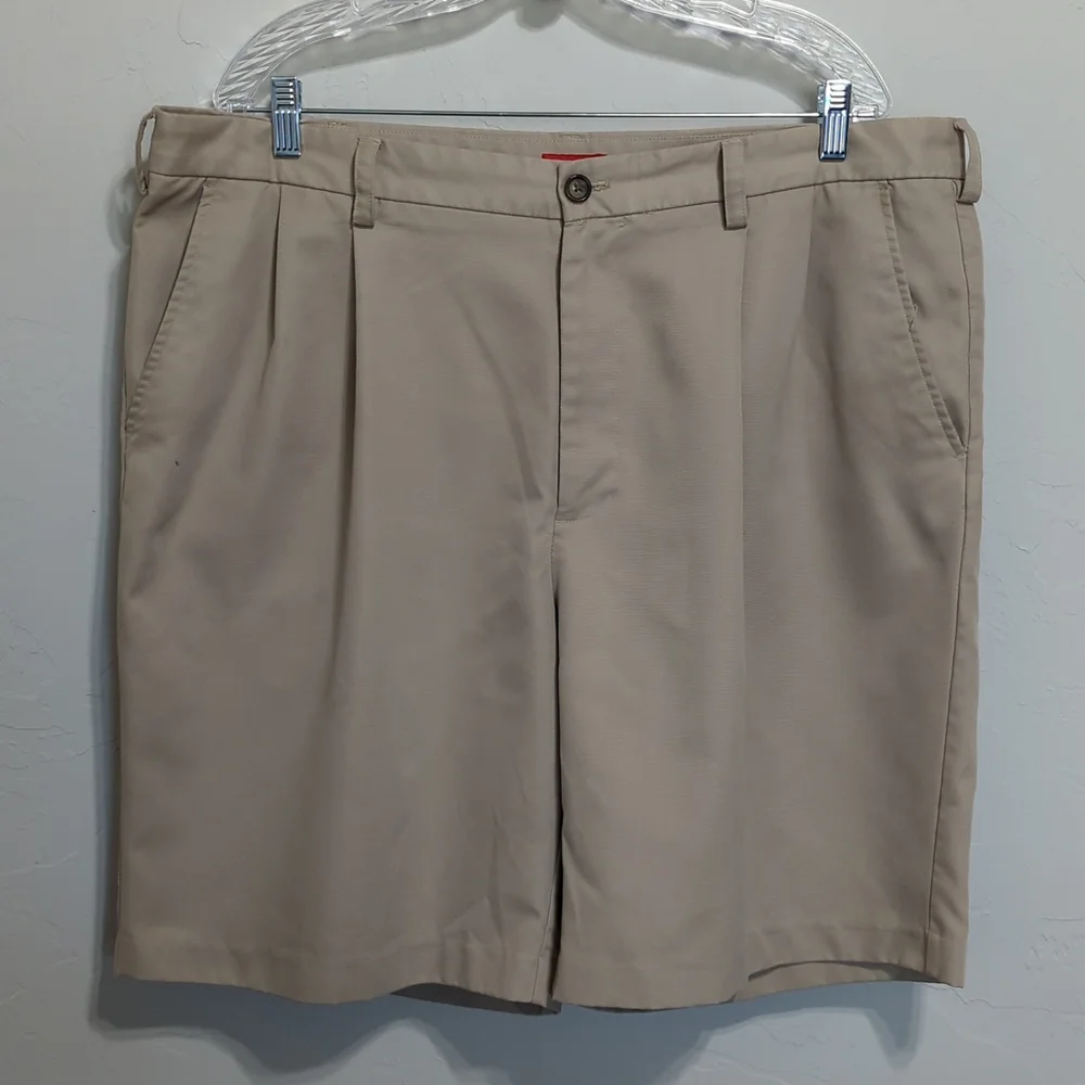 IZOD Golf Shorts Size 40